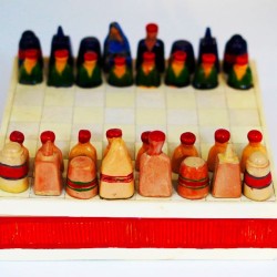Jeu d’échecs en poterie artisanale